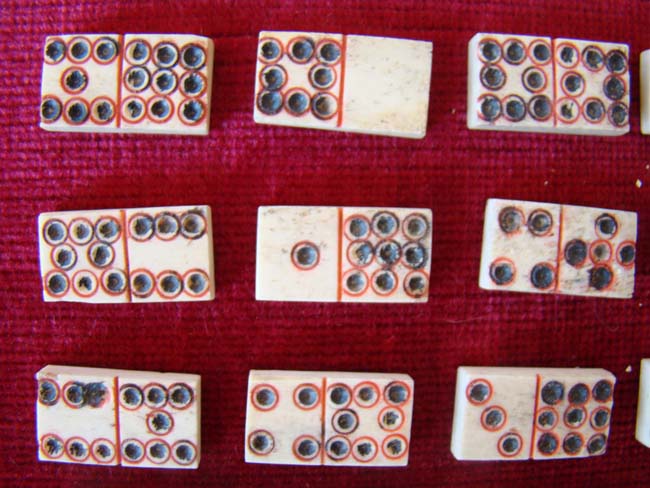 A Napoleonic period Prisoner-of-war bone game box dated 1811 — image 6